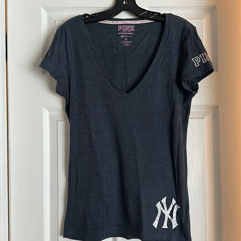Pink vintage New York Yankees T-shirt Size L